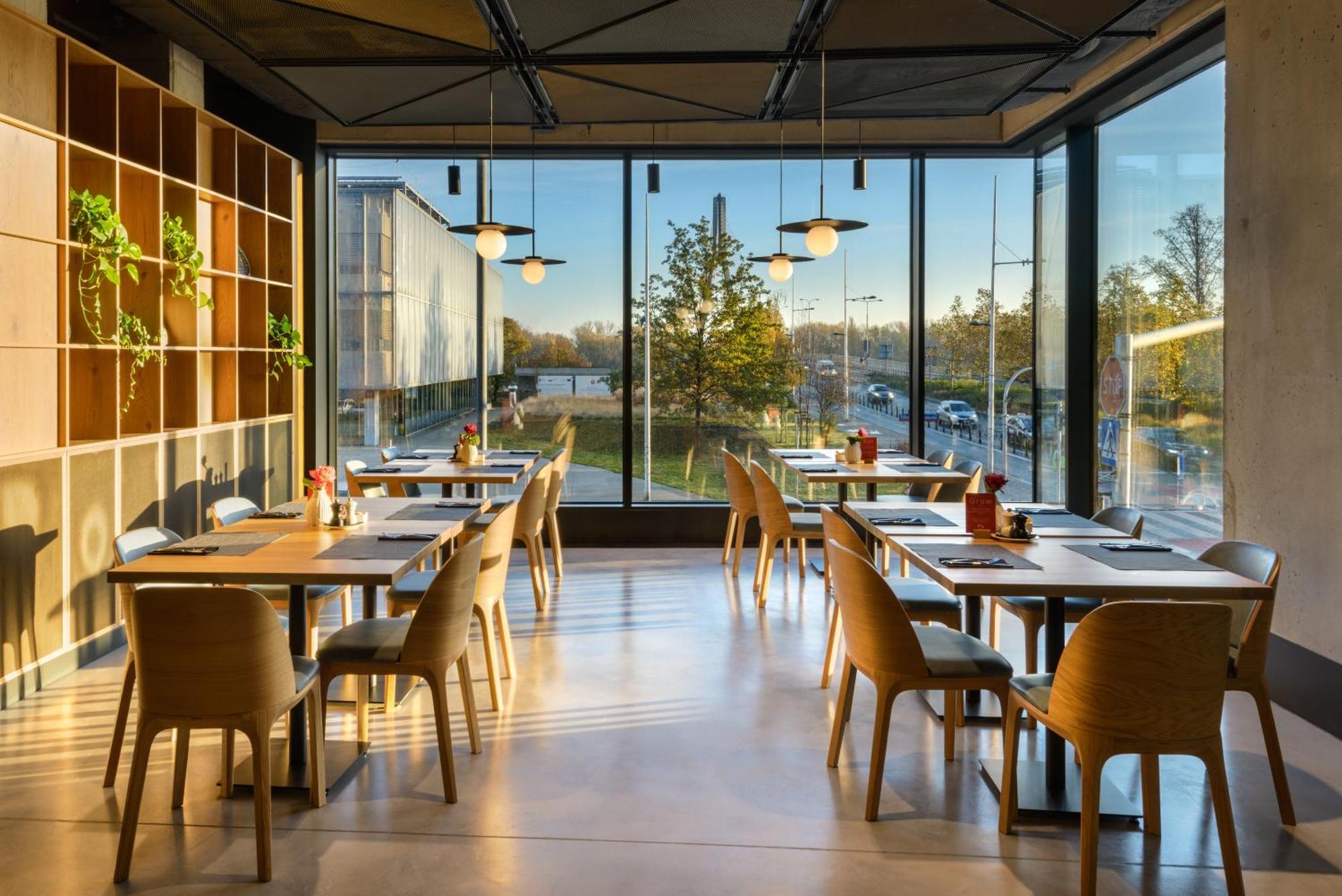 Отель Barcelo Warsaw Powisle Экстерьер фото